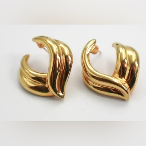 FERNANDO Originals Vintage Gold Tone Swirl Post Earrings - Picture 3 of 3